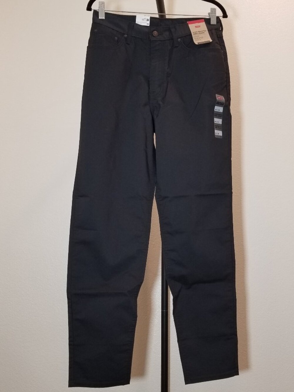 Levi's Womens 29x30 High Waist Mom Jeans Black Retro Tapered Street City 80s NWT